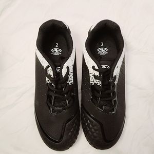 NWOT Size 2 Cleats